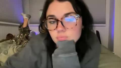 Snapshot of queencassidyy chatting on 11.20.25 Cassidy online show from 11.20.25