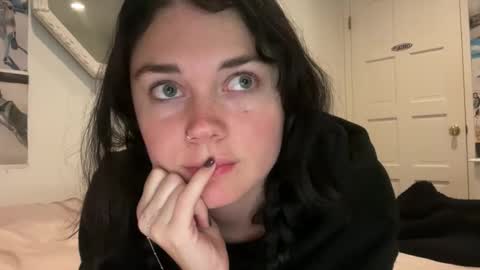 Snapshot of queencassidyy chatting on 12.02.25 Cassidy online show from 12.02.25