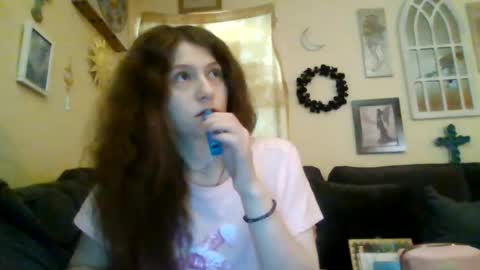 Snapshot of queencrimsonlvx chatting on 07.03.26 queencrimsonlvx online show from 07.03.26