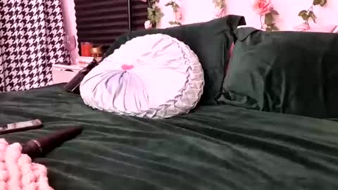 Queen De La Ranch online show from 11.06.25