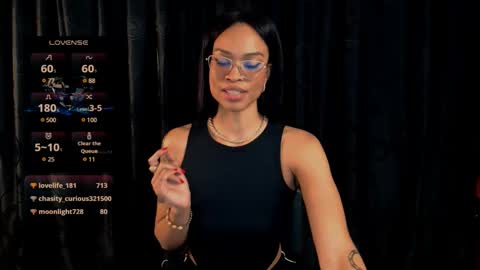 Snapshot of queendom_ing chatting on 01.05.25 Sweet Goddess online show from 01.05.25