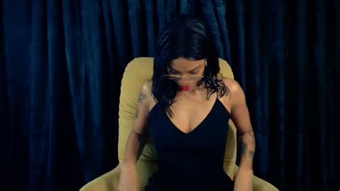 Snapshot of queendom_ing chatting on 01.18.25 Sweet Goddess online show from 01.18.25