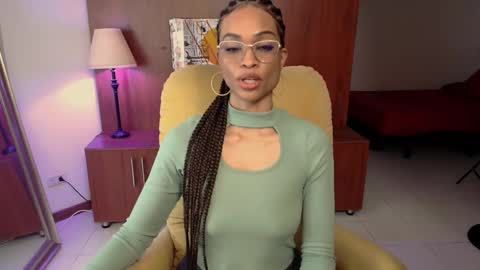 Snapshot of queendom_ing chatting on 02.04.25 Sweet Goddess online show from 02.04.25