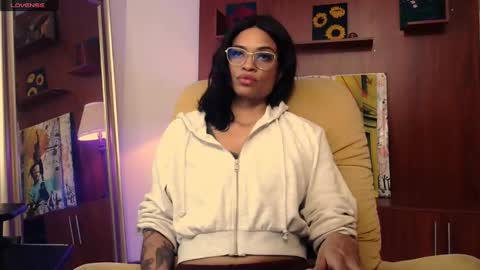 Snapshot of queendom_ing chatting on 02.11.25 Sweet Goddess online show from 02.11.25