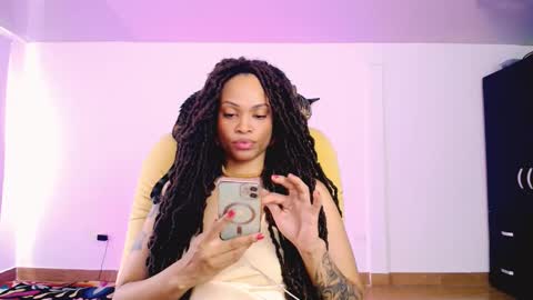 Snapshot of queendom_ing chatting on 09.08.25 Sweet Goddess online show from 09.08.25