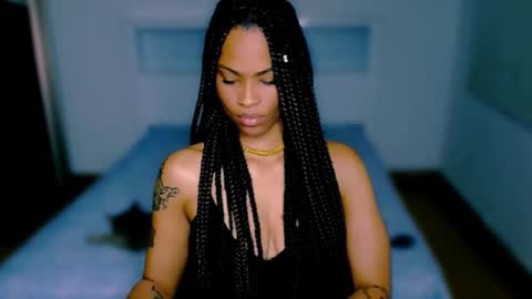 Snapshot of queendom_ing chatting on 11.12.25 Sweet Goddess online show from 11.12.25