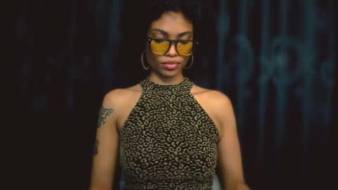 Snapshot of queendom_ing chatting on 11.21.25 Sweet Goddess online show from 11.21.25