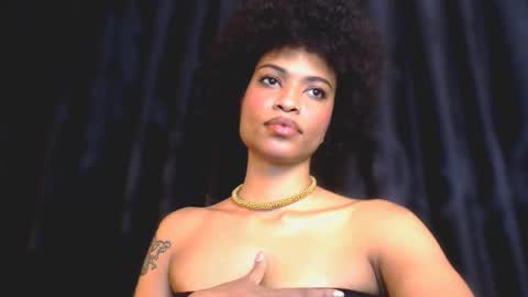 Snapshot of queendom_ing chatting on 11.28.25 Sweet Goddess online show from 11.28.25