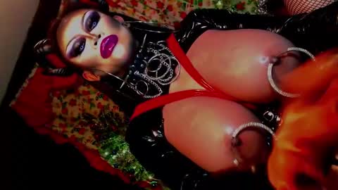 Wanda Luna online show from 12.28.24