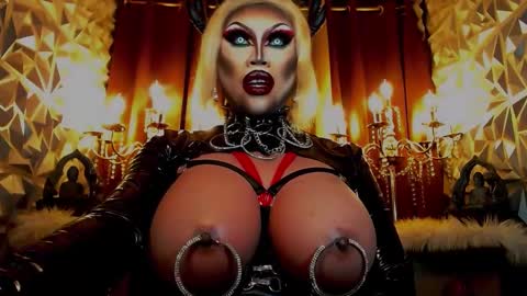 Wanda Luna online show from 02.12.25