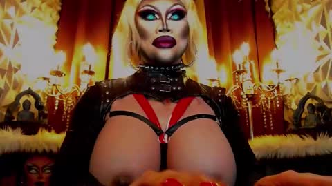 Wanda Luna online show from 02.17.25