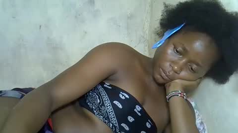 Snapshot of queenlena868103 chatting on 11.26.25 queenlena868103 online show from 11.26.25