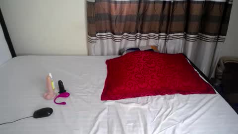 Snapshot of queenmaila chatting on 11.12.25 Maila online show from 11.12.25