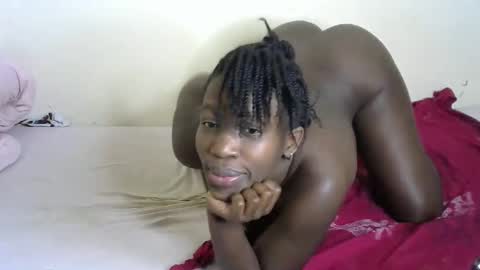 Snapshot of queenmojo_1_1 chatting on 12.06.24 melly online show from 12.06.24