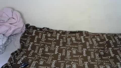 Snapshot of queenmojo_1_1 chatting on 01.23.25 melly online show from 01.23.25