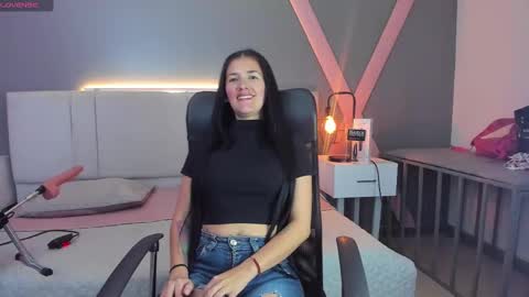 Snapshot of queenn24 chatting on 12.11.24 EMILY online show from 12.11.24