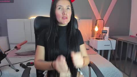 Snapshot of queenn24 chatting on 12.11.24 EMILY online show from 12.11.24