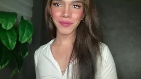 Snapshot of queenn_xxx chatting on 12.18.25 QUEEN online show from 12.18.25