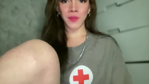 Snapshot of queenn_xxx chatting on 12.20.25 QUEEN online show from 12.20.25