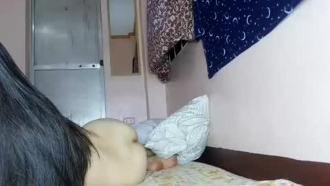Snapshot of queennbbee chatting on 06.19.26 queennbbee online show from 06.19.26
