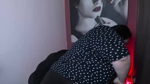 Snapshot of queenofhaze chatting on 02.09.26 you may simply address Me with Your Grace online show from 02.09.26