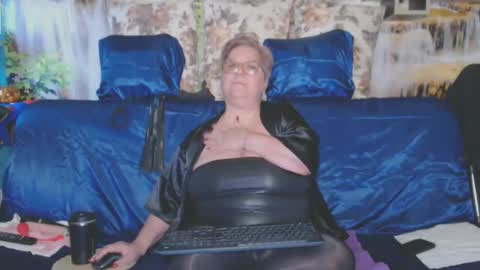 QueenPammy online show from 10.24.25