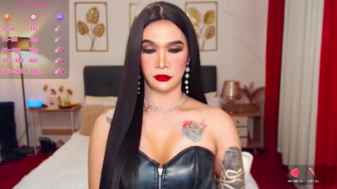 Snapshot of queenpinayhorsecock chatting on 11.25.25 lexie online show from 11.25.25