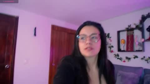 Snapshot of queenrose94 chatting on 02.14.26 queenrose94 online show from 02.14.26