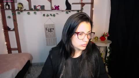 Snapshot of queenrose94 chatting on 02.23.26 queenrose94 online show from 02.23.26