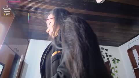 Snapshot of queenrose94 chatting on 02.26.26 queenrose94 online show from 02.26.26