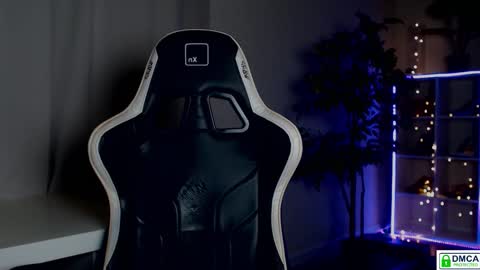 Queensy online show from 09.12.25