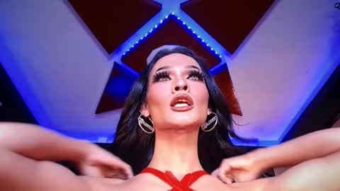 Snapshot of queenvalentinats chatting on 02.11.25 ValentinaMoone online show from 02.11.25