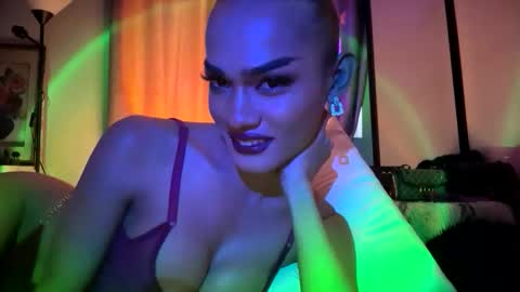 Snapshot of queenvalentinats chatting on 02.28.26 ValentinaMoone online show from 02.28.26