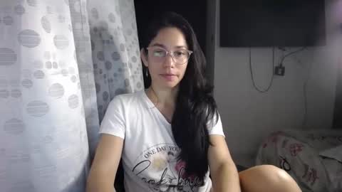 Snapshot of queenvictoria2023 chatting on 12.21.24 Paola online show from 12.21.24