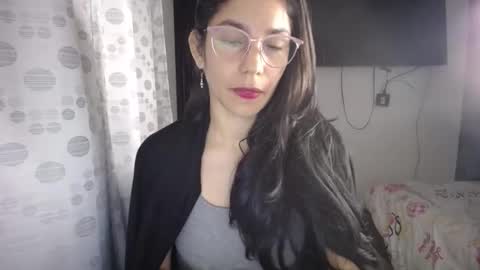 Snapshot of queenvictoria2023 chatting on 12.23.24 Paola online show from 12.23.24