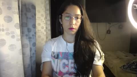 Snapshot of queenvictoria2023 chatting on 01.18.25 Paola online show from 01.18.25