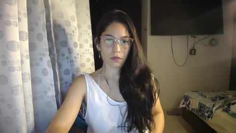 Snapshot of queenvictoria2023 chatting on 01.22.25 Paola online show from 01.22.25