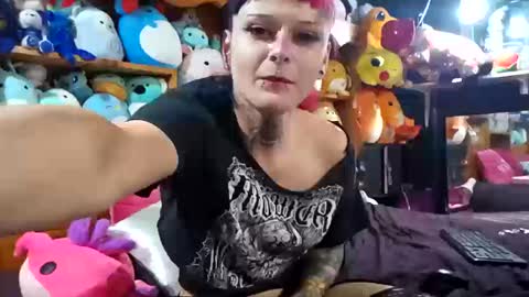 Snapshot of queer_burrito chatting on 10.12.25 Sky Burrito online show from 10.12.25