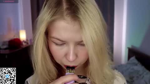 Snapshot of quennabrucker chatting on 03.18.26 Tate online show from 03.18.26