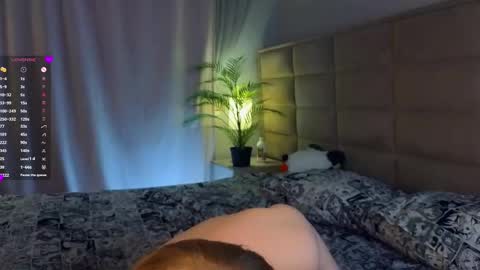 Snapshot of quennacindy chatting on 02.20.25 Teri My favorite vibes 77 101 222 666 online show from 02.20.25