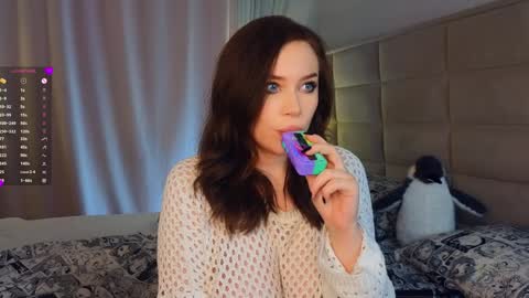 Snapshot of quennacindy chatting on 03.12.25 Teri My favorite vibes 77 101 222 666 online show from 03.12.25