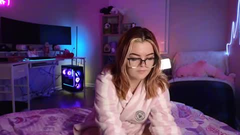 Snapshot of quervoqueen1 chatting on 01.09.25 Bri online show from 01.09.25