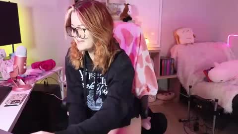 Snapshot of quervoqueen1 chatting on 01.17.25 Bri online show from 01.17.25