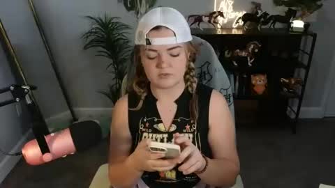 Snapshot of quervoqueen1 chatting on 11.23.25 Bri online show from 11.23.25