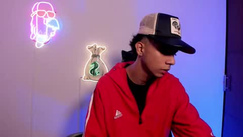 Snapshot of quetzal_coatl_ chatting on 11.11.25 quetzal_coatl_ online show from 11.11.25