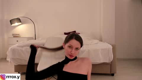 r00xvel online show from 12.22.24