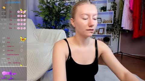 Snapshot of rachel_rut chatting on 10.04.25 Rachel online show from 10.04.25