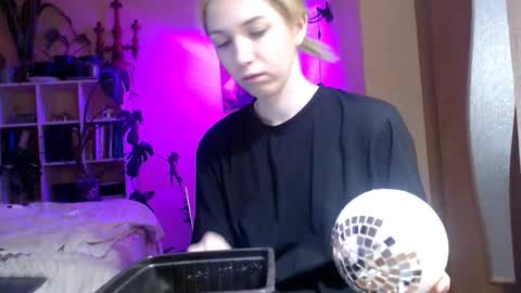 radish666 online show from 03.01.26