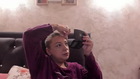 raelledarkstar online show from 12.15.25