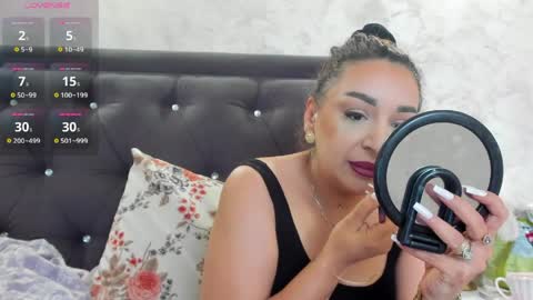 Snapshot of raelledarkstar chatting on 05.22.26 raelledarkstar online show from 05.22.26
